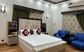 The Red Tree Family Guest House